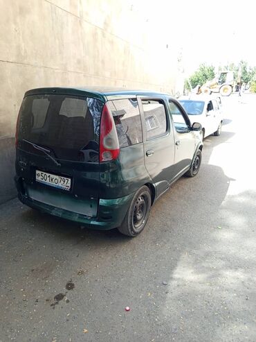 машына приора: Toyota Yaris Verso: 2000 г., 1.3 л, Механика