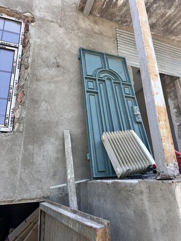 Ev üçün digər mallar: Dəmir seyf qapı hundurluk 2.20 eni 90 sant
Curüyü yoxdu