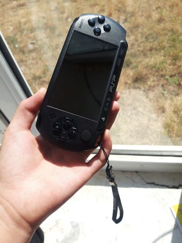 бишкек телефоны: Продаётся PSP 3 память на 64гб с зарятником