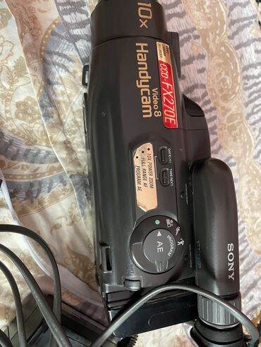 видеокамера jvc everio: Видео камера старой модели есть зарядка не умею пользоваться продаю за