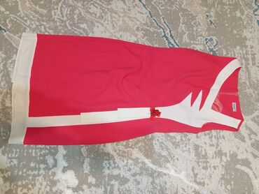 Dəstlər, kostyumlar: Qadın geyimləri dəsti – 3 ədəd 1) Qırmızı qısa don: - Klassik düz — 27