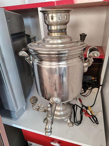 samovar satılır: Məhsul: Köhnə tip samovar və əl işi ağac lövhə tablo Təsvir: - — 1