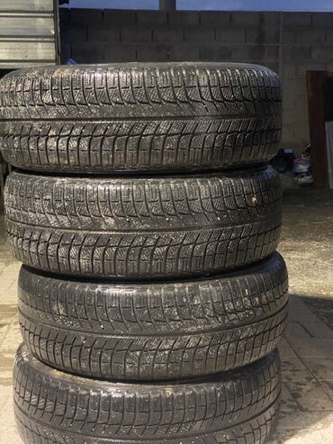 гоформ шины в бишкеке: Комплект из 4 автомобильных шин. Характеристики: - Размер: 215/60 R17