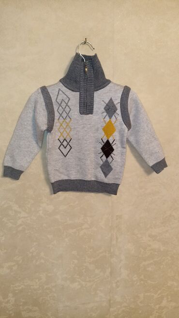 Kurtkalar: Uşaq qışlıq koftalar.Biri yeni,digərləri bir dəfə geyinilib yeni — 12