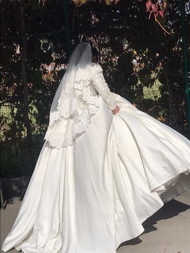 сдаю напрокат свадебное платье: Свадебные платья
