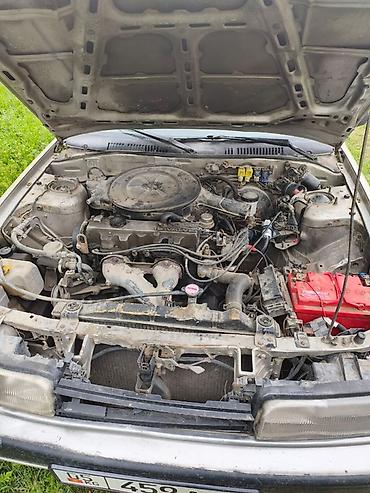 салон е46: Mazda 626: 1990 г., 2.2 л, Кол менен иштөөчү, Бензин, Седан — 5