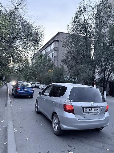 Honda: Honda Fit: 2005 г., 1.3 л, Автомат, Бензин, Хэтчбэк — 4