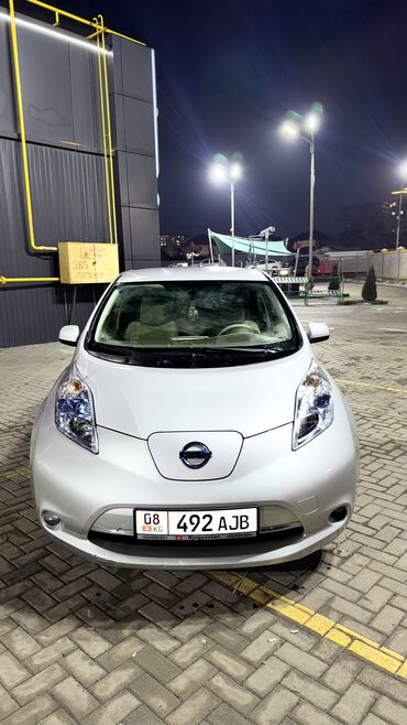 Nissan: Nissan Leaf: 2011 г., 0.5 л, Автомат, Электромобиль, Хэтчбэк