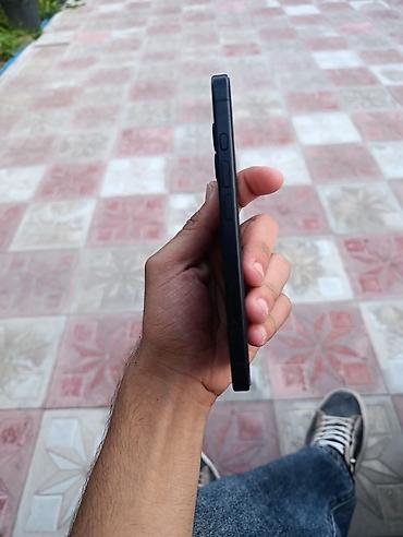 iphone 16 satis: IPhone 16, Qara, Face ID — 6