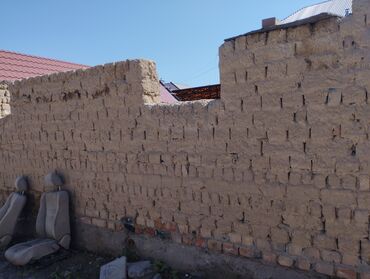 строительные блоки: Продаю кирпичи из глины около 3000 штук