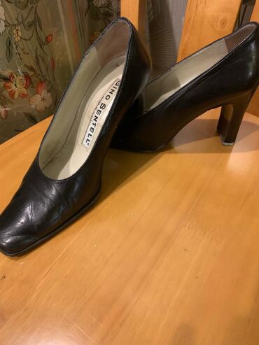 Женская обувь: Туфли, Размер: 36, цвет - Черный, Б/у