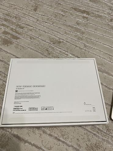 Ноутбуки Apple (MacBook): Продаю MacBook Air Apple M4. Покупал в июле 2025 года в Германии — 4