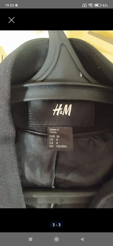 forma herbi: H&M qadın jaketi – qara rəng, hərbi (military) stilində.Çox az — 2