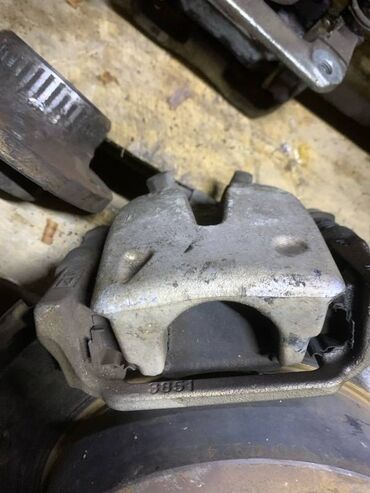 ручной тормоз: Суппорт Toyota Estima R50 2GR задн. (б/у)