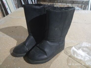 зимние обувь мужские: Продаю Уги мужские размер 47, очень теплые, натуральная кожа