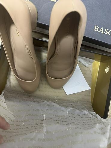 Туфли, 37, Basconi, Б/у, цвет - Бежевый