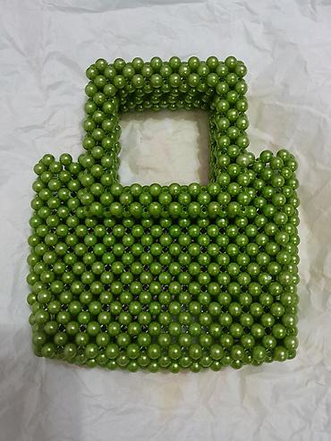 Yaşıl muncuq çanta - Material: parlaq plastik/akril muncuqlardan