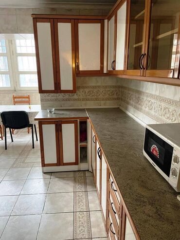 Uzunmüddətli kirayə mənzillər: Rəşid Behbudov küçəsində 5 mərtəbəli binanın 4 cü mərtəbəsi ümumi — 17