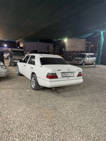 Mercedes-Benz: Mercedes-Benz W124: 1993 г., 2.2 л, Механика, Бензин, Седан
