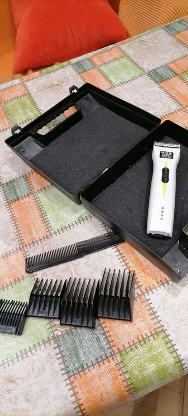 Mašinice za šišanje: Masinica Wall na baterije dobra sa dodacima

Mirjevo — 13