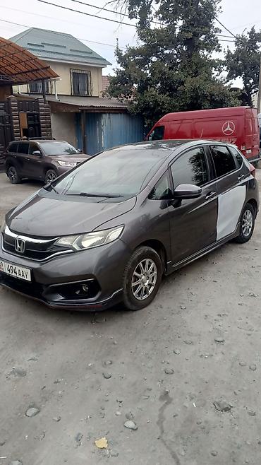 Продажа авто: Honda Fit: 2017 г., 1.5 л, Вариатор, Бензин, Хэтчбэк — 2