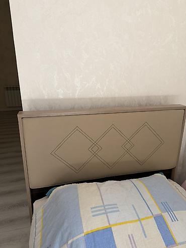 lovhe satilir: Bir nəfərlik çarpayı - Ölçü: təxmini 90x200 sm (standart single) - — 3