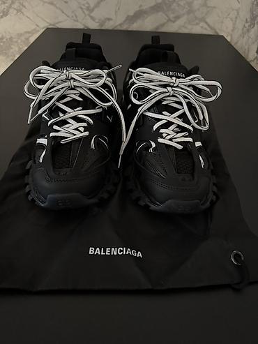 bağlı ayaqqabılar: Balenciaga Track idman ayaqqabısı satılır. Ölçü: 43 Vəziyyəti: Tam — 1