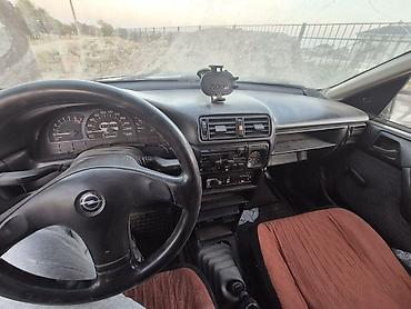 Opel: Opel Vectra: 1994 г., 1.6 л, Кол менен иштөөчү, Бензин, Седан — 5
