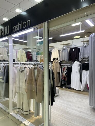 военные формы на прокат: Бутик женской одежды RUUI ashlon (витрина А24) Сдается часть бутика,на