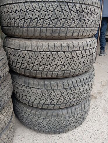 Шины: Шины 235 / 50 / R 20, Зима, Б/у, Комплект, Япония, Bridgestone