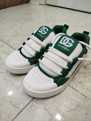 Krasofkalar və idman ayaqqabıları: Dolce&Gabbana orijinal ayaqqabı satılır.4-5 dəfə geyilib.Orijinal -da lalafo.az — 6 Krasofkalar və idman ayaqqabıları: Dolce&Gabbana orijinal ayaqqabı satılır.4-5 dəfə geyilib.Orijinal — 6