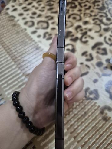 z flip 2: Samsung S8530 Wave II, rəng - Qara, Simsiz şarj — 4