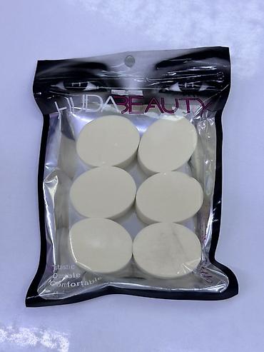 makeup: Косметические спонжи Huda Beauty – набор из 6 круглых спонжей для — 1