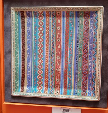 Qab-qacaq və mətbəx ləvazimatlarının alışı: Hermes Cheval d'Orient Fransa, əl işi 12 person 95 predmet. İstifadə — 6