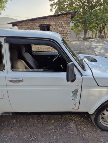 ВАЗ (ЛАДА): ВАЗ (ЛАДА) 4x4 Нива: 2005 г., 1.7 л, Механика, Бензин, Внедорожник at lalafo.kg — 7 ВАЗ (ЛАДА): ВАЗ (ЛАДА) 4x4 Нива: 2005 г., 1.7 л, Механика, Бензин, Внедорожник — 7