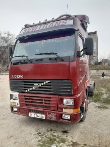 продажа грузовых прицепов бу: Тягач, Volvo, 1998 г., Без прицепа