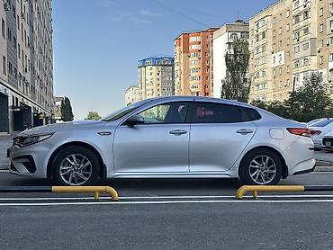 полированная машина: Kia K5: 2020 г., Седан — 4