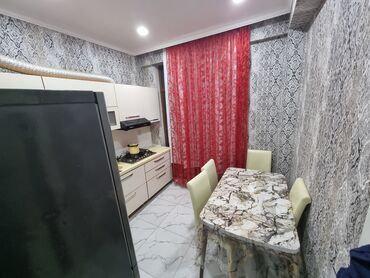 Uzunmüddətli kirayə mənzillər: - Çoxmərtəbəli yaşayış kompleksində mənzil. - Geniş, səliqəli həyət — 31