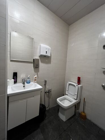 Otel və hostellər: Hostel içəri şəhər metrosunun tam yanında yerləşir. Hər günlük — 11