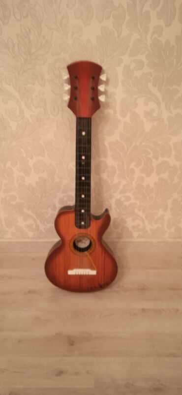 oyuncaq gitara: Oyuncaq qitara 20 AZN yenidir