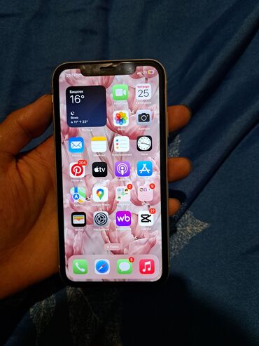 Apple iPhone: IPhone 11, Б/у, 128 ГБ, Белый, Зарядное устройство, Защитное стекло, Чехол, 81 %