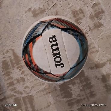 Joma futbol topu - Brend: Joma - Ölçü: Standart 5 ölçü (böyüklər