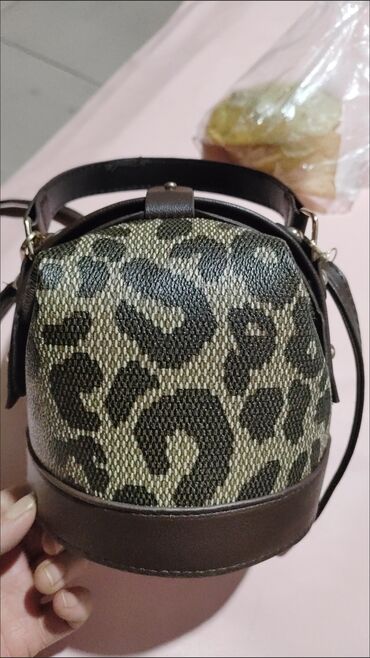 Классические сумки: Классическая сумка, Корея, Материал: Бархат, Застежка на молнии, Моющийся материал, Оригинал, Женские, Новый at lalafo.kg — 11 Классические сумки: Классическая сумка, Корея, Материал: Бархат, Застежка на молнии, Моющийся материал, Оригинал, Женские, Новый — 11