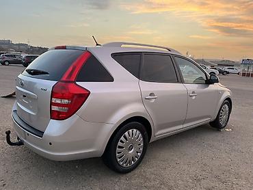kia ceed sw: Kia Cee’d SW (universal) – gümüşü rəngdə, şəhər və ailə istifadəsi — 5