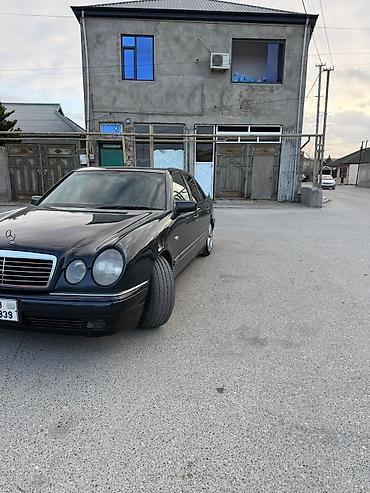 w210 amg: Mercedes-Benz E-Class: 2.3 l | 1996 il Sedan — 2