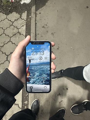 Apple iPhone: IPhone Xr, Б/у, 64 ГБ, Белый, Чехол, 76 % — 2