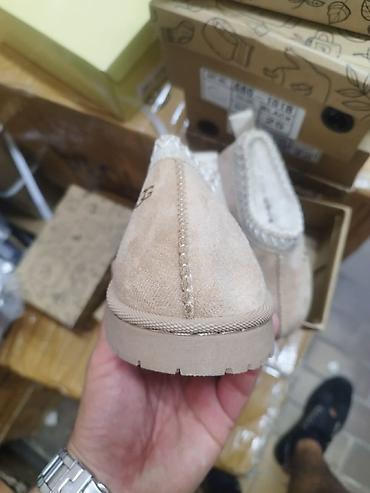 Ugg čizme: 2800 din 21-24. L — 6