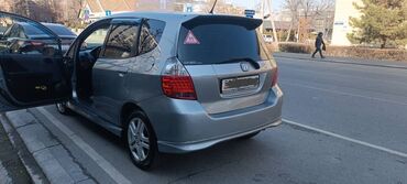 срочно фит сатылат: Honda Fit: 2006 г., 1.5 л, Автоматтык, Газ, Хетчбек