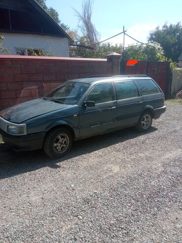 автомашина пассат: Volkswagen Passat: 1988 г., 1.8 л, Механика, Бензин, Универсал