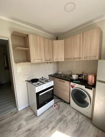 квартиры рядом: 3 комнаты, 58 м², Индивидуалка, 3 этаж, Евроремонт